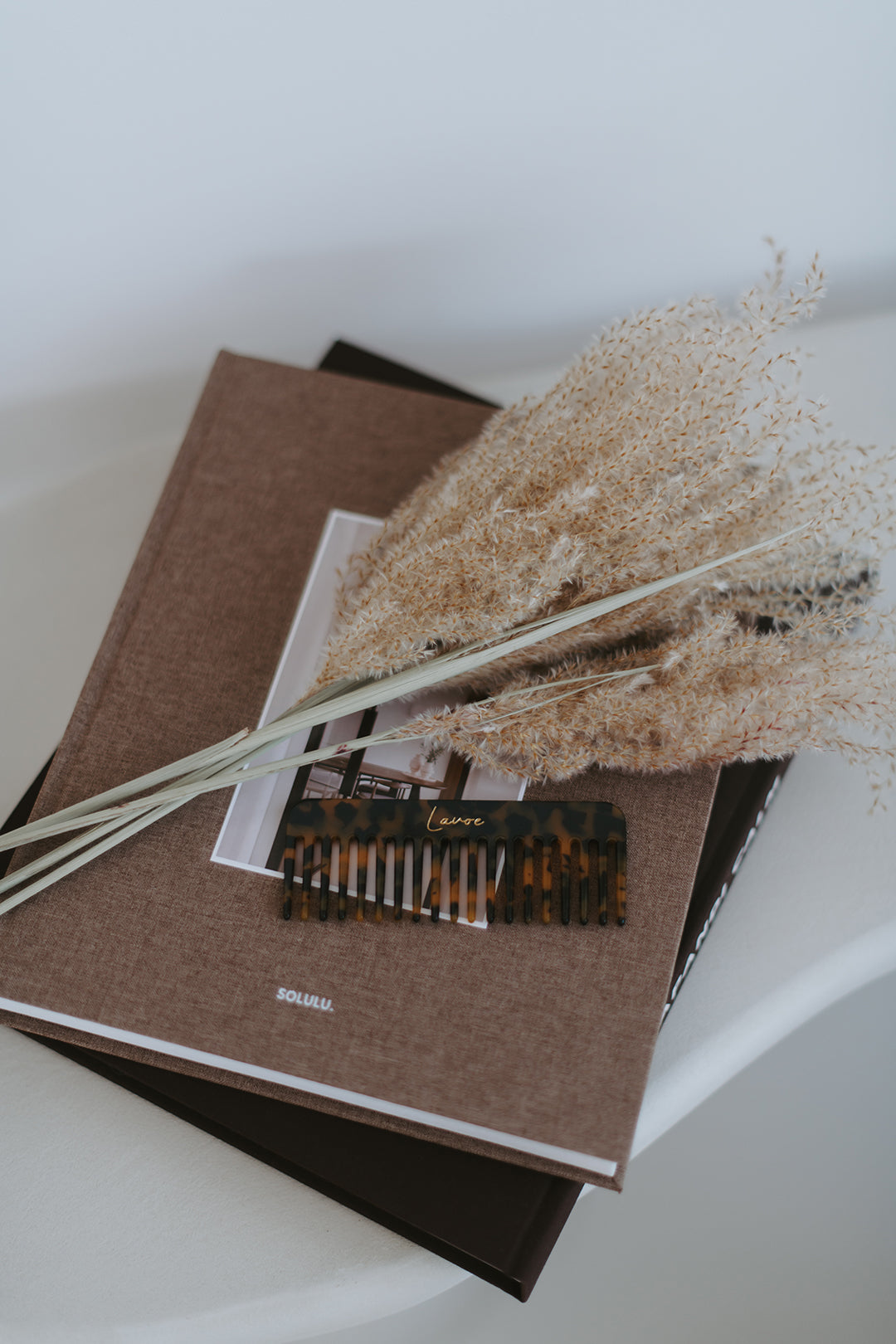 LAVOE-hair_perfume-ingredienten-riet